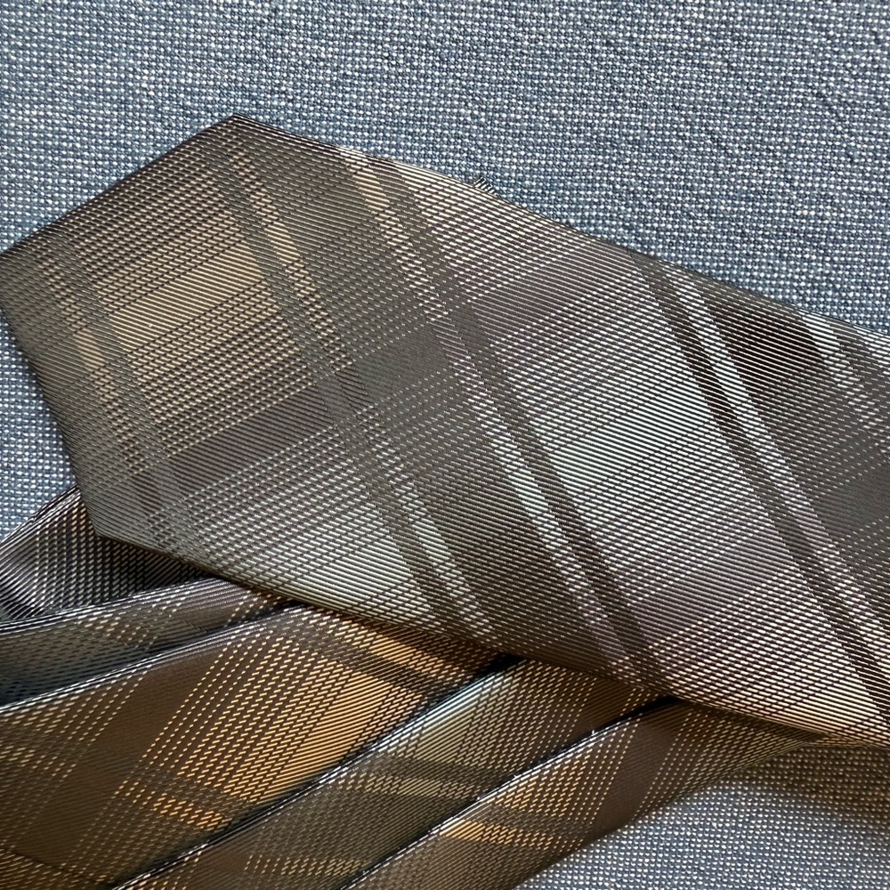 Express Plaid Tie in Grey and Silver